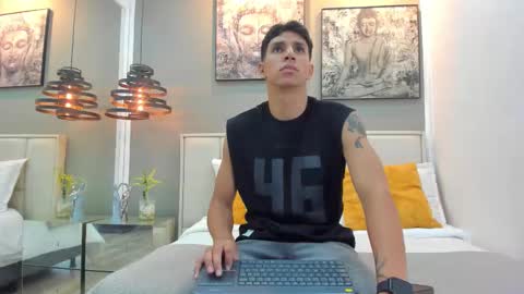 Kieran Derek online show from 11/25/25, 12:43