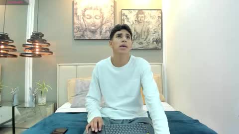 Kieran Derek online show from 12/14/25, 03:34