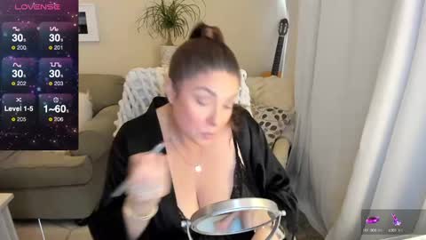 Snapshot of kierareines chatting on 02/16/25, 06:32 Kiera Reines online show from 02/16/25, 06:32