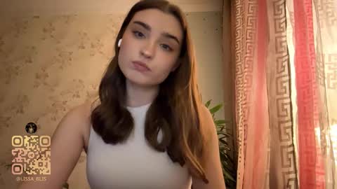 Ola my name is Lissa  Lets hit 10 Thumbs Up together   online show from 02/03/26, 08:47