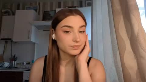 Ola my name is Lissa  Lets hit 10 Thumbs Up together   online show from 04/22/26, 07:22