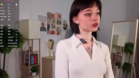 Vanessa online show from 11/20/25, 01:17