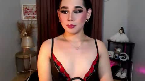 Im Mia online show from 10/20/25, 03:12