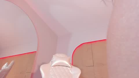 Snapshot of kiimcooper chatting on 01/28/25, 01:16 KIM COOPER online show from 01/28/25, 01:16