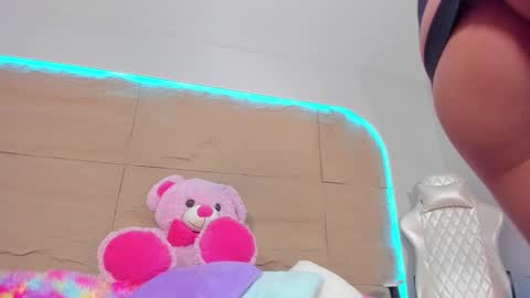 Snapshot of kiimcooper chatting on 03/03/25, 10:06 KIM COOPER online show from 03/03/25, 10:06