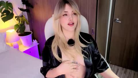 Snapshot of kiimtyler_ chatting on 11/14/25, 12:42 KiimTyler Onlyfanskiimtyler online show from 11/14/25, 12:42