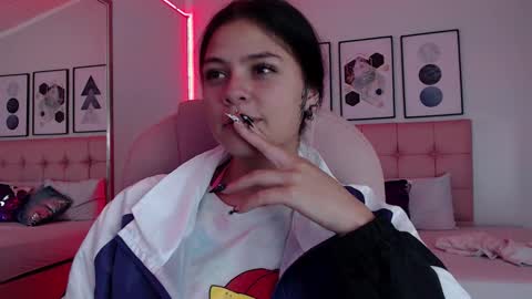 kIKI online show from 01/15/26, 10:02