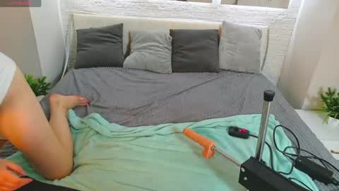 Kiki online show from 04/13/26, 11:05