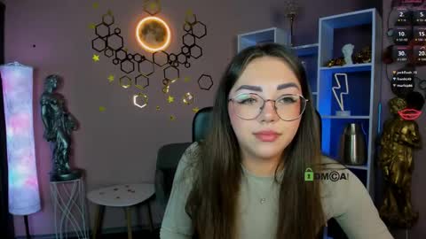 Snapshot of kiki_swan chatting on 04/25/26, 01:41 kiki_swan online show from 04/25/26, 01:41