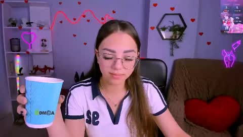 Snapshot of kiki_swan chatting on 05/28/26, 05:49 kiki_swan online show from 05/28/26, 05:49