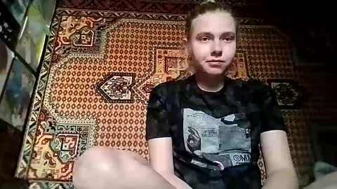 Snapshot of kikibang_ chatting on 10/13/25, 09:42 kikibang_ online show from 10/13/25, 09:42