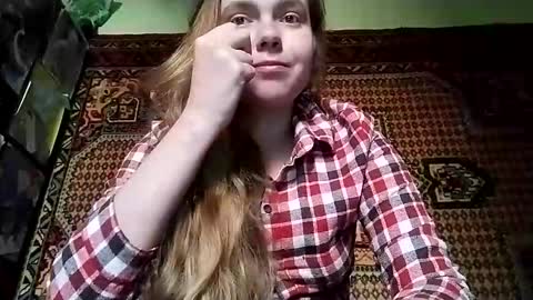 Snapshot of kikibang_ chatting on 10/27/25, 08:18 kikibang_ online show from 10/27/25, 08:18