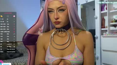 kiki online show from 11/06/25, 07:04