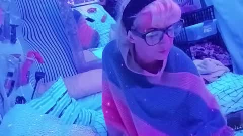 kikilovespartylights online show from 01/18/26, 02:10