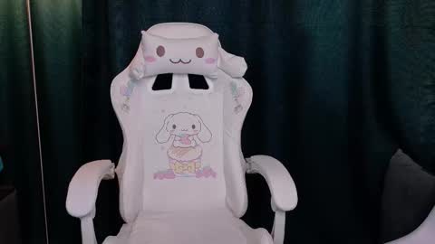 Snapshot of kikimoor chatting on 10/11/25, 11:36 Kiki online show from 10/11/25, 11:36