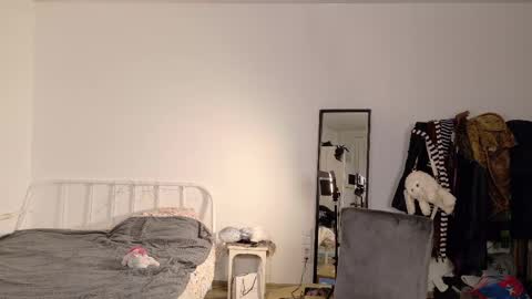 Kiki online show from 04/23/26, 12:29