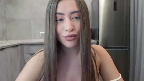 EvaAnna online show from 02/06/25, 08:56