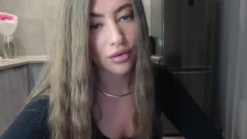 EvaAnna online show from 03/05/25, 10:43