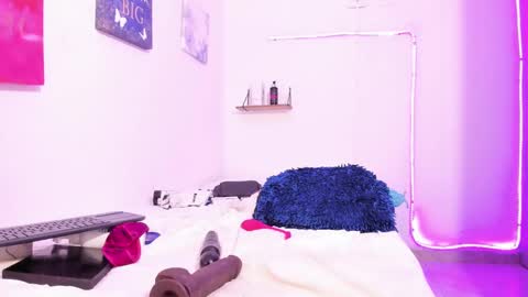 kim online show from 01/30/25, 05:09