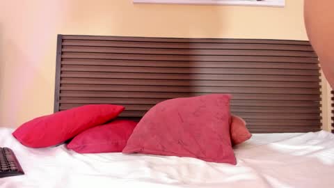 kim online show from 03/22/26, 10:18