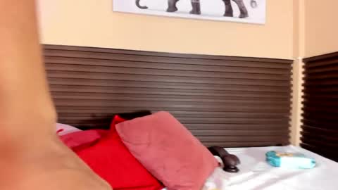 kim online show from 04/01/26, 08:17