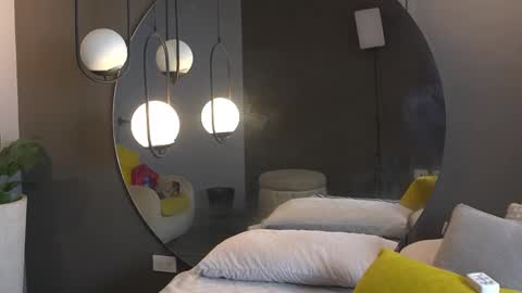 Kim online show from 12/17/25, 12:44