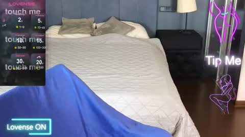 Kim online show from 09/24/25, 05:33