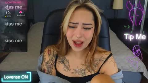 Kim online show from 10/15/25, 05:07