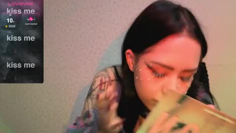 Kim online show from 05/22/26, 02:19