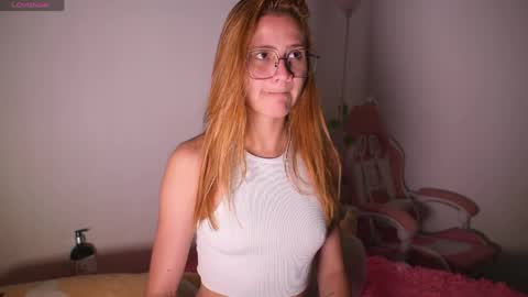Snapshot of kim_dolls1823 chatting on 05/26/26, 07:37 ISABELLA 3 online show from 05/26/26, 07:37