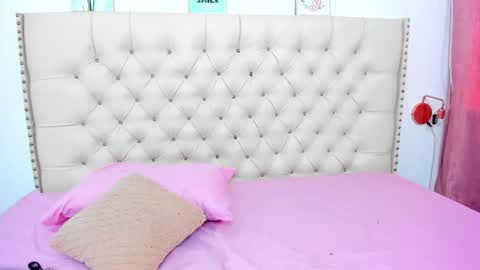 Snapshot of kim_eli chatting on 12/28/24, 07:43 kim_eli online show from 12/28/24, 07:43