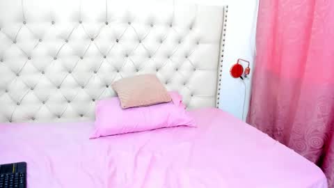 Snapshot of kim_eli chatting on 12/30/24, 07:53 kim_eli online show from 12/30/24, 07:53