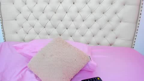 Snapshot of kim_eli chatting on 02/01/25, 07:44 kim_eli online show from 02/01/25, 07:44