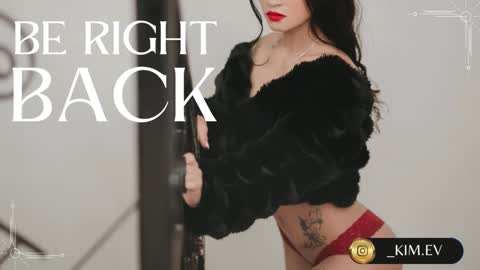 Snapshot of kim_ev chatting on 01/17/25, 10:33 Kim online show from 01/17/25, 10:33