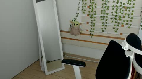 Kim online show from 09/22/25, 06:37