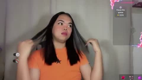 KYLIE online show from 11/22/25, 12:15