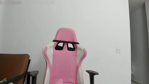 Snapshot of kim_velez chatting on 12/27/24, 10:59 Kim Velez SCORE Girl online show from 12/27/24, 10:59