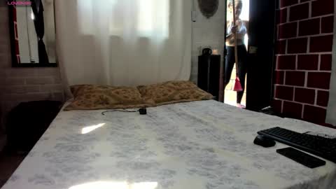 Snapshot of kimandyuk chatting on 11/18/25, 07:18 Kim Yuk online show from 11/18/25, 07:18