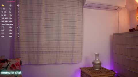 Snapshot of kimberhot chatting on 09/27/25, 10:26 Kim online show from 09/27/25, 10:26