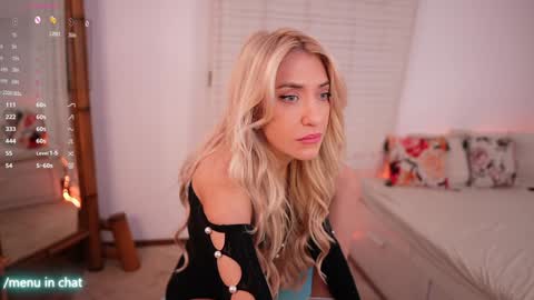 Snapshot of kimberhot chatting on 10/08/25, 11:02 Kim online show from 10/08/25, 11:02