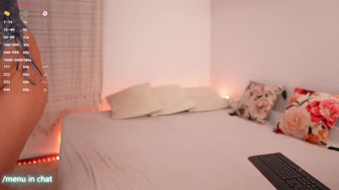 Snapshot of kimberhot chatting on 11/07/25, 01:16 Kim online show from 11/07/25, 01:16