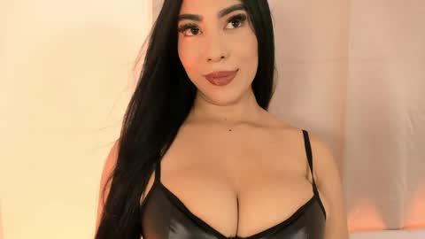Snapshot of kimberlin_cam_ chatting on 05/26/26, 08:38 Kimberlin online show from 05/26/26, 08:38