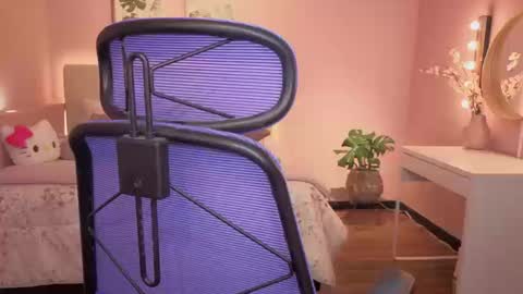 Kimberly 1200-1900 GMT-5 online show from 09/24/25, 12:25