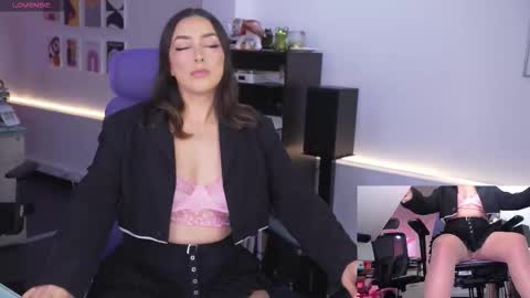 Kimberly 1200-1900 GMT-5 online show from 02/24/26, 05:11