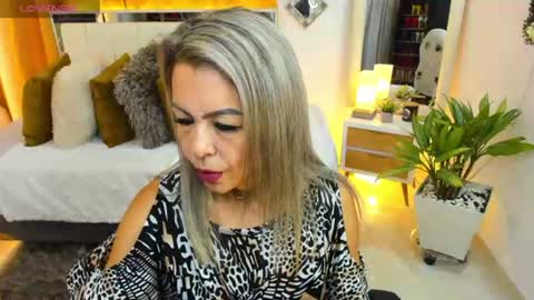 Snapshot of kimberly_milf5 chatting on 06/26/26, 10:25 Kimberly online show from 06/26/26, 10:25