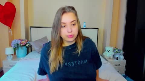 Snapshot of kimberly_mmm chatting on 10/12/25, 07:07 kimberly_mmm online show from 10/12/25, 07:07