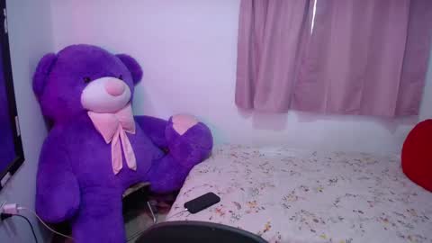 Kim online show from 09/18/25, 11:45