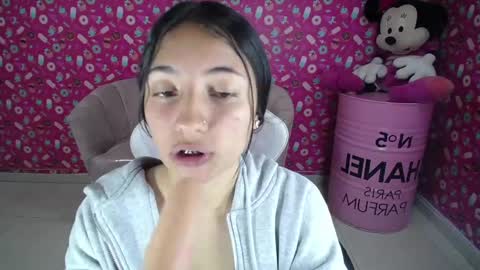 Snapshot of kimberly_thomson_t chatting on 01/19/25, 02:59 kimberly online show from 01/19/25, 02:59