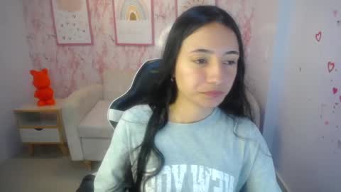 Snapshot of kimberly_thomson_t chatting on 09/23/25, 10:51 kimberly online show from 09/23/25, 10:51