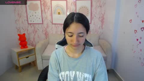 Snapshot of kimberly_thomson_t chatting on 10/23/25, 03:44 kimberly online show from 10/23/25, 03:44